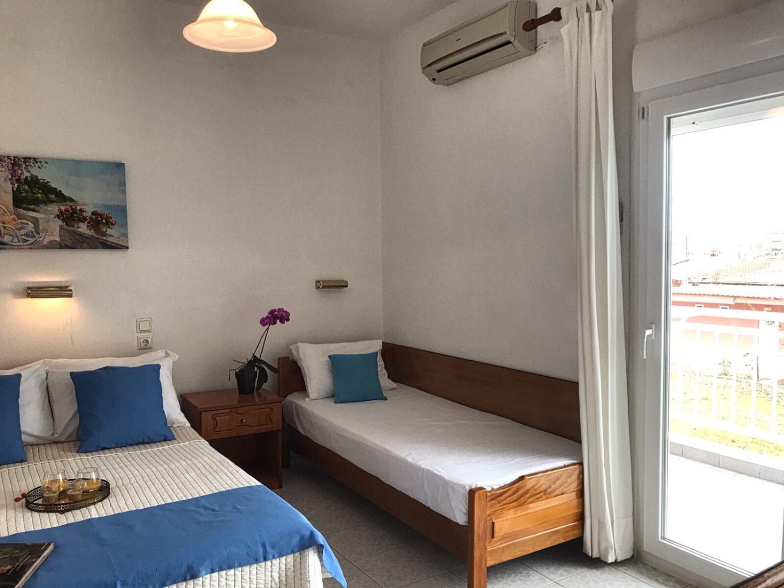 Cape Blue Apartments Paralía Skotínis Екстериор снимка
