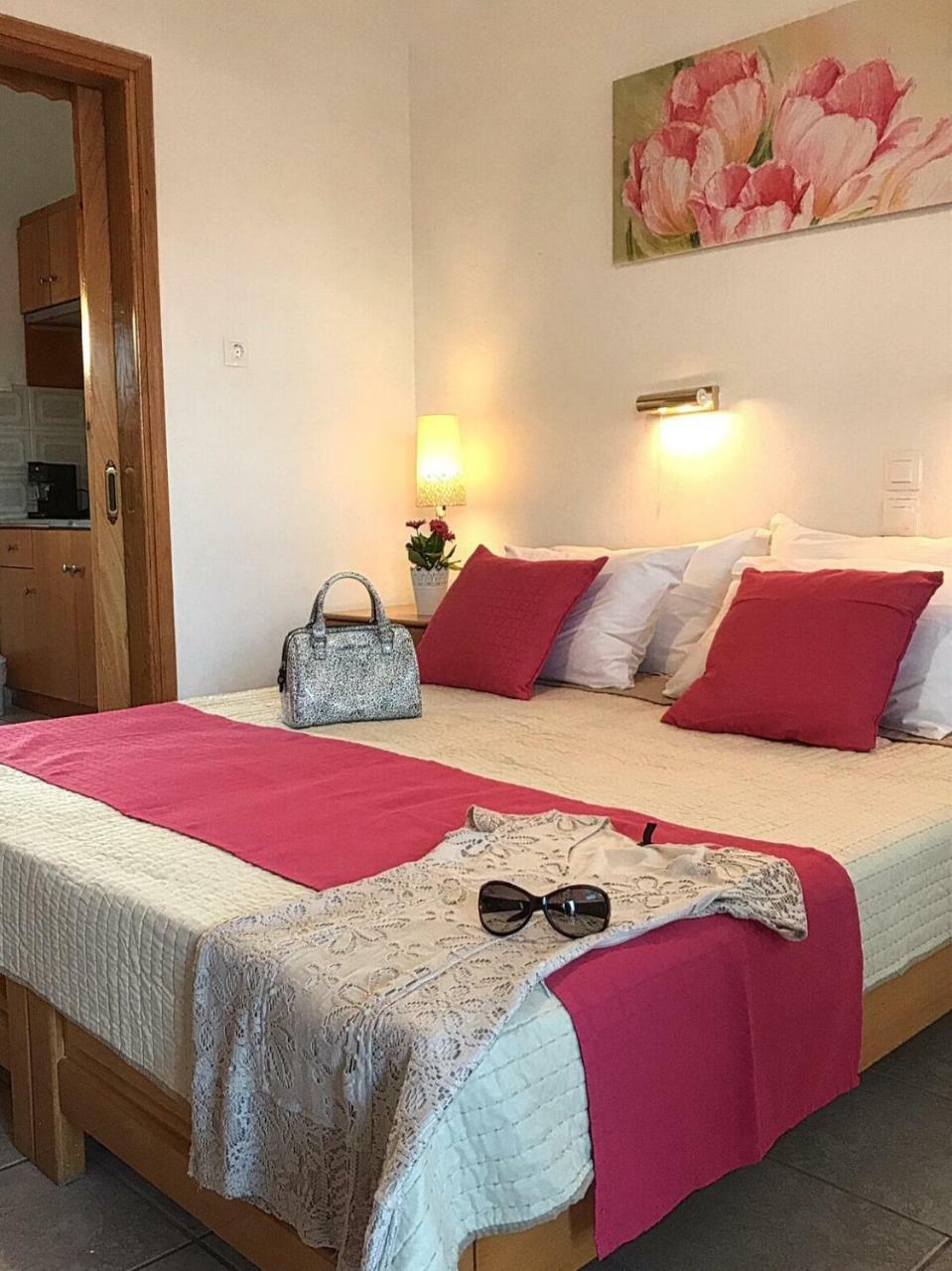 Cape Blue Apartments Paralía Skotínis Екстериор снимка