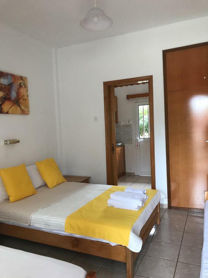 Cape Blue Apartments Paralía Skotínis Екстериор снимка