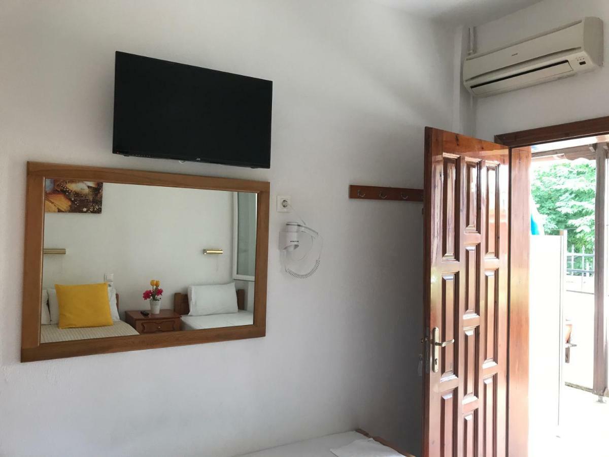 Cape Blue Apartments Paralía Skotínis Екстериор снимка